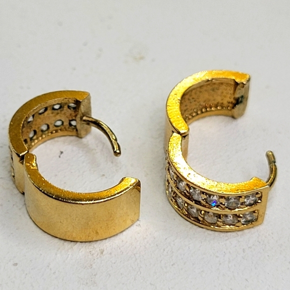 Estate Gold plated Pavé  CZ Diamonds - 14 each Mini Hoop Earrings (Stamped) - Picture 7 of 9